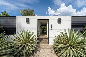 Exterior detail - Casa Harmonia Modern Tropical Villa with Private Pool in Potrero (Potrero)