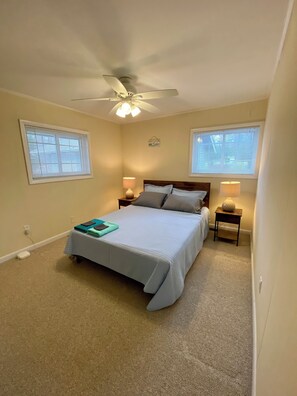 4 soverom, strykejern/-brett, wi-fi og sengetøy