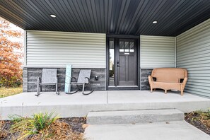 Terrace/patio - 3 Mi to Sand Valley: Golf Retreat By the Beach! (Nekoosa)