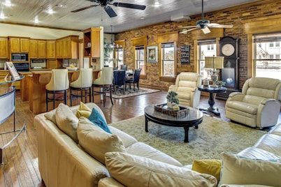 New York-Style Loft on Main St: Dtwn Enterprise
