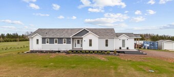 Cozy 2-Bedroom Winter Suite with Private Entrance near Kensington