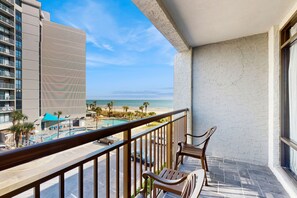 Property grounds - Oceanview studio with pool, private balcony & beach access (Myrtle Beach)
