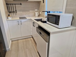 Microwave, stovetop, dishwasher