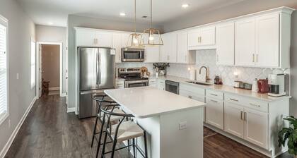 Stylish 3BR Gallatin Getaway by LCS Signature Properties