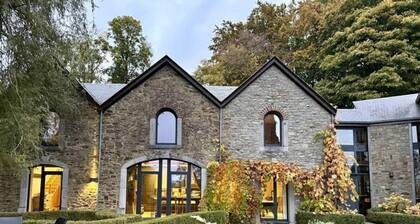 Le Manoir Nassogne - Luxury Stay for 10 With Pool