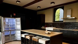 Villa | Private kitchen - Le Manoir Nassogne - Luxury Stay for 10 With Pool (Nassogne)