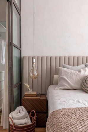 Iron/ironing board, free WiFi, bed sheets - Modern+Cozy, top spot Itaim Bibi (São Paulo)