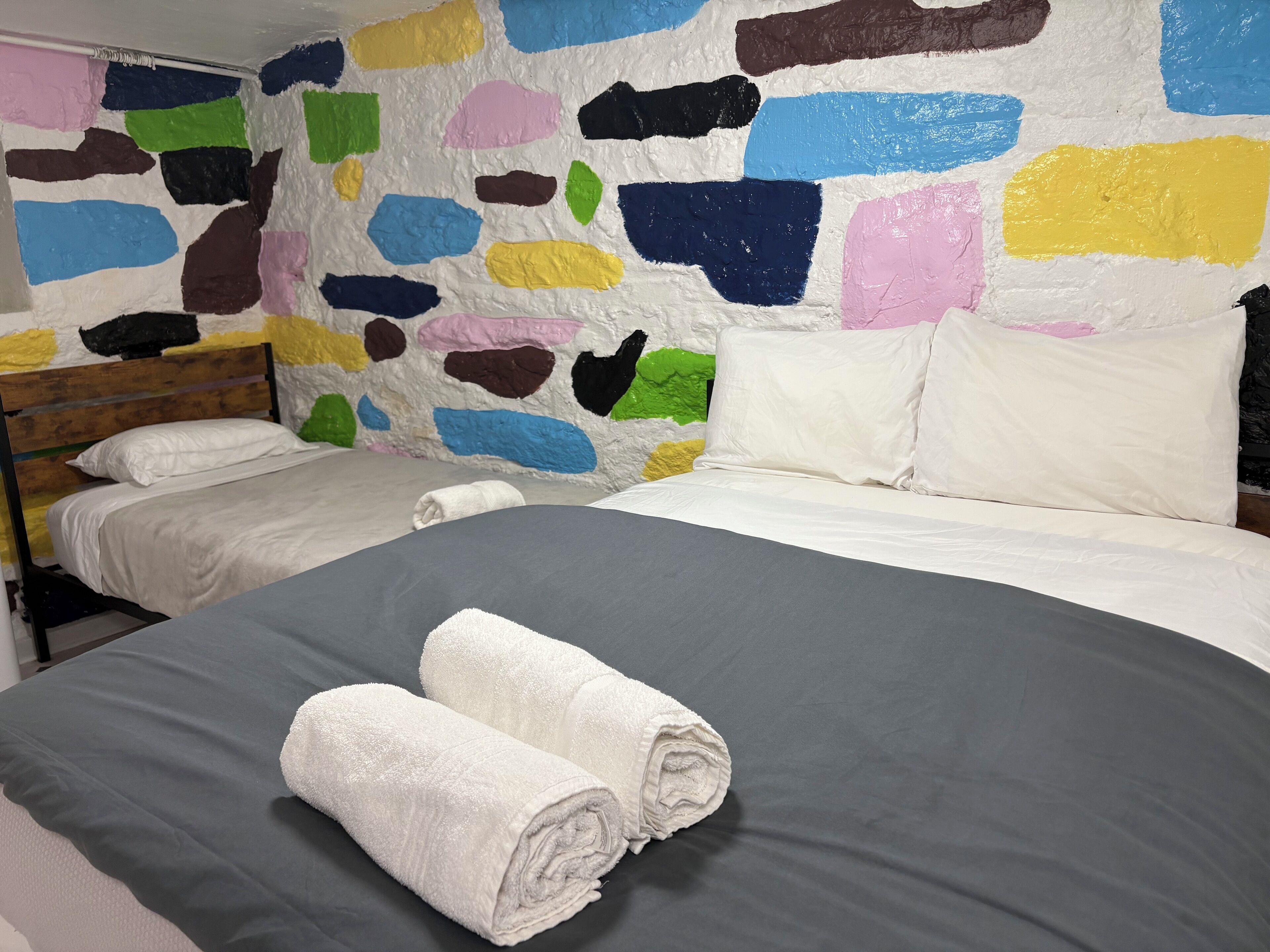 Iron/ironing board, travel cot, free WiFi