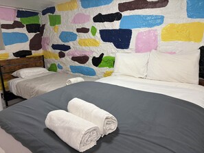 Bügeleisen/Bügelbrett, Reisekinderbett, kostenloses WLAN