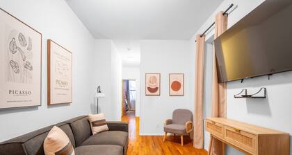 2-Bedroom Apartment in Hells Kitchen - Manhattan!