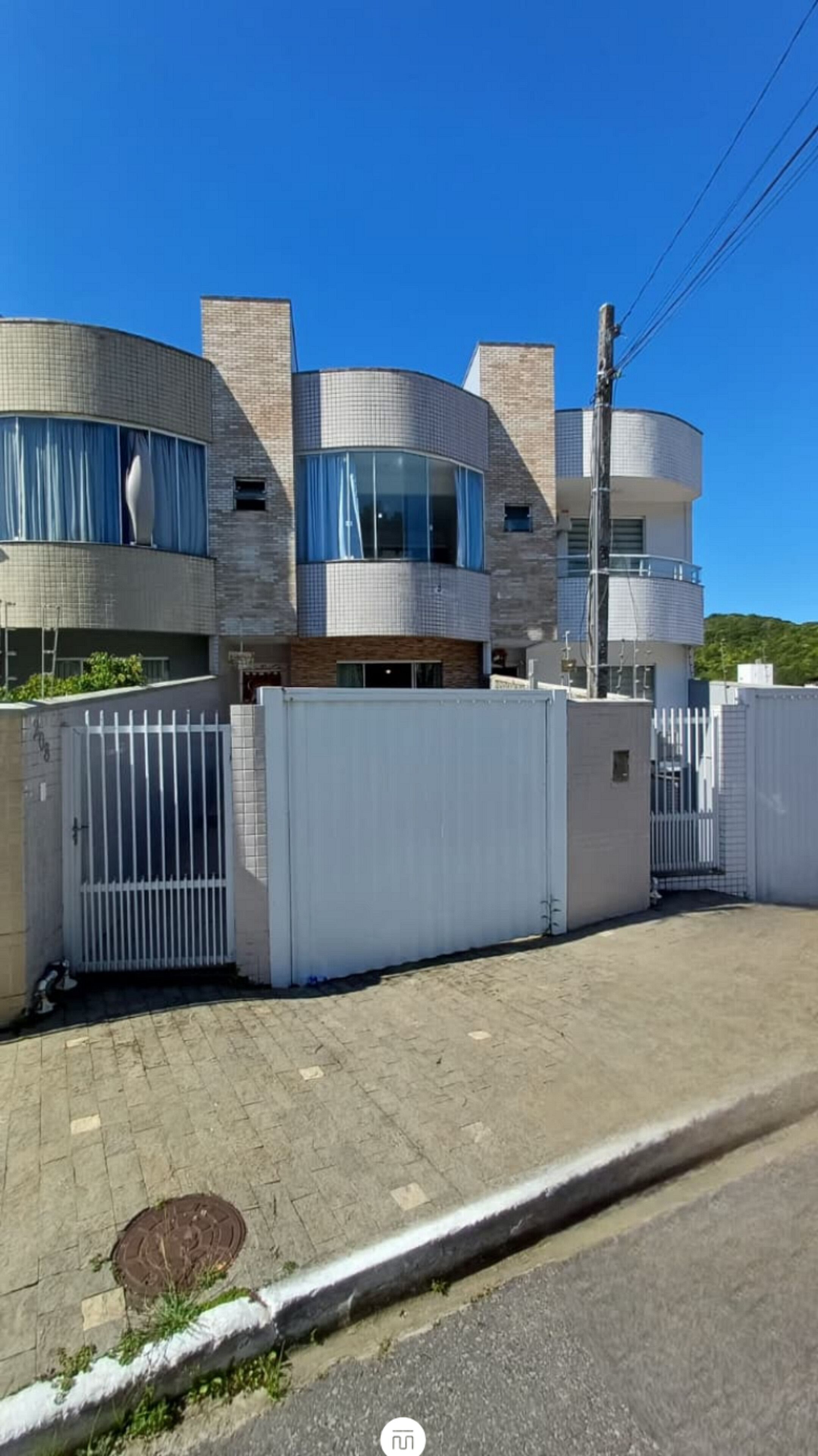 Fachada da propriedade