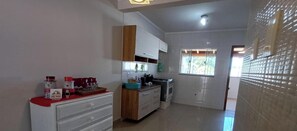 Casa família | Cozinha privada | Mesas de jantar