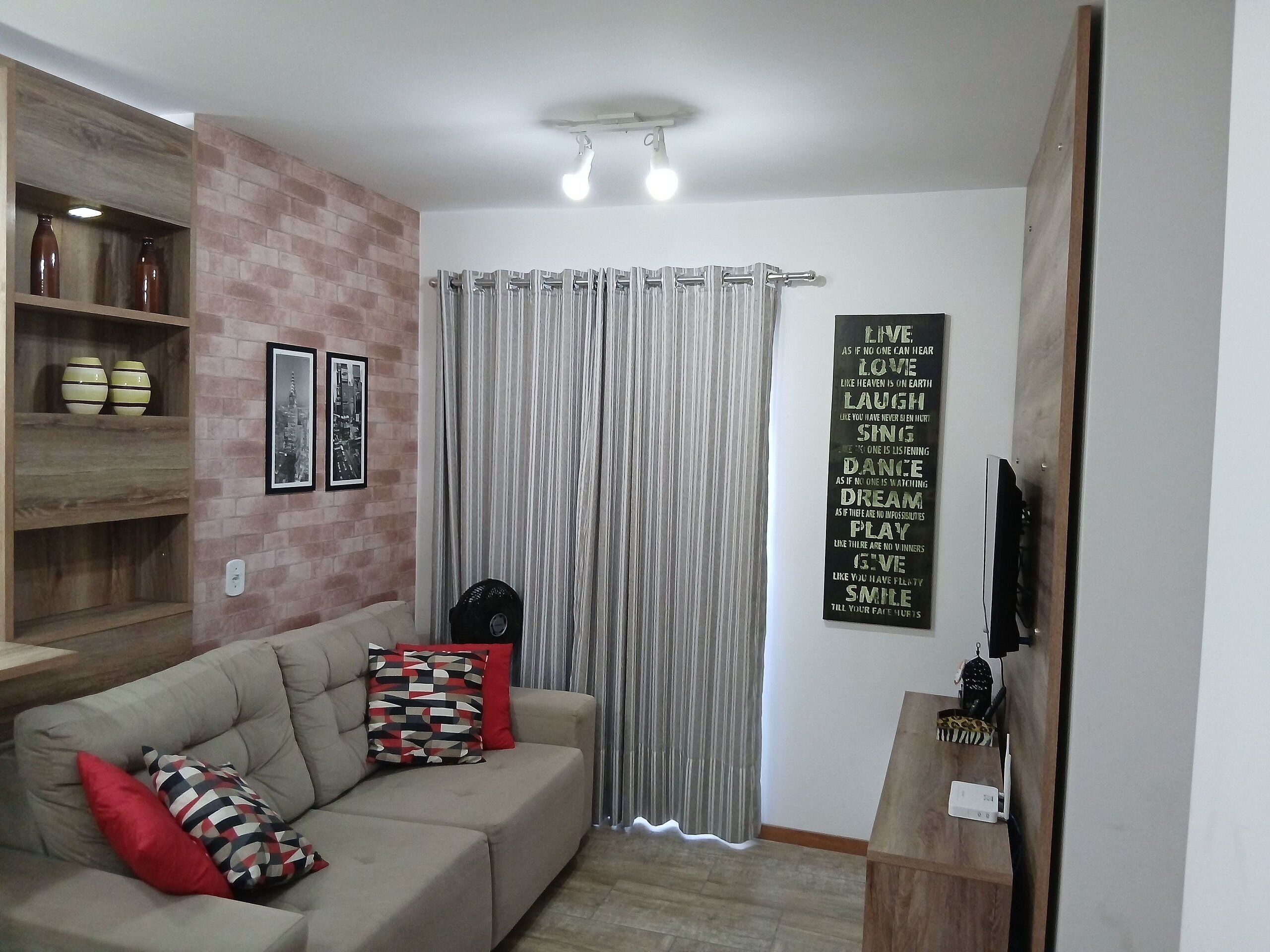 베이직 아파트 | 거실 공간