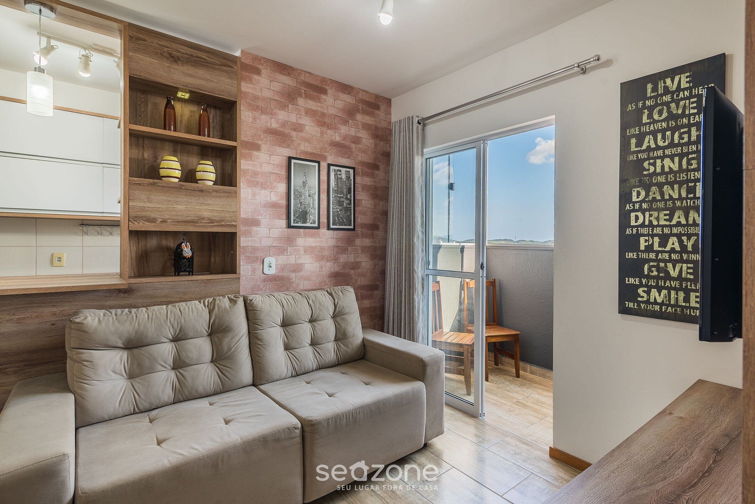 Basic Apartment | Living area