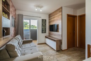 基本公寓 | 客廳 | 電視