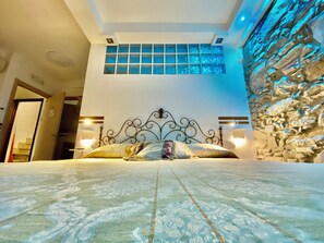 In-room safe, individually decorated, individually furnished, desk - The Manarola Sea View (Manarola)