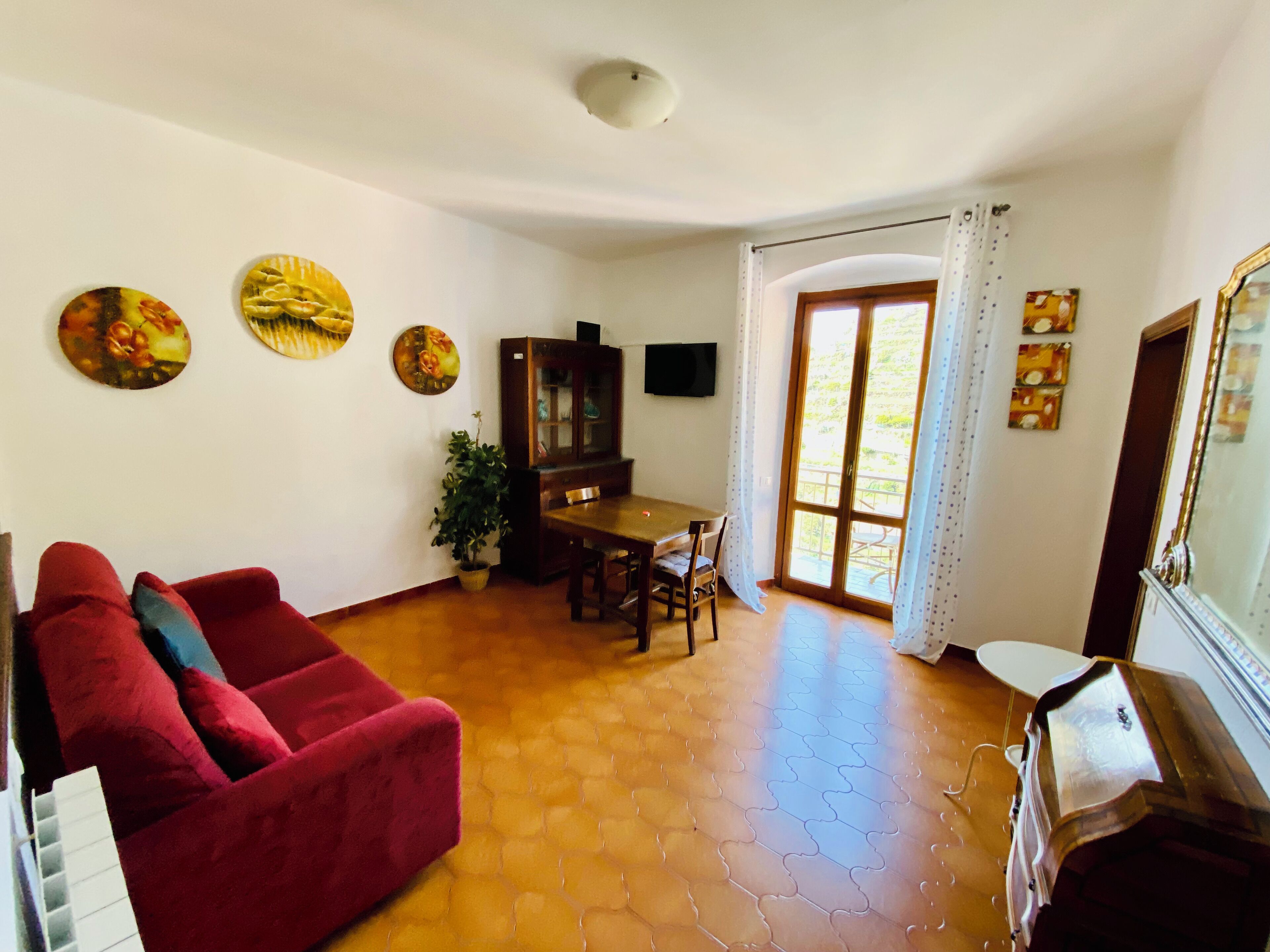 Panoramic-Penthouse, Mehrere Betten, Klimaanlage, Meerblick | Wohnbereich | 32-Zoll-LED-Fernseher mit Kabelempfang