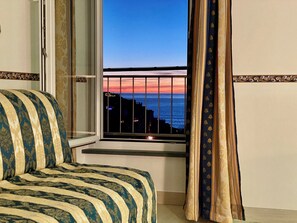Premium Room, Multiple Beds, Air conditioning, Sea View | In-room safe, individually furnished, desk, laptop workspace - The Manarola Sea View (Manarola)