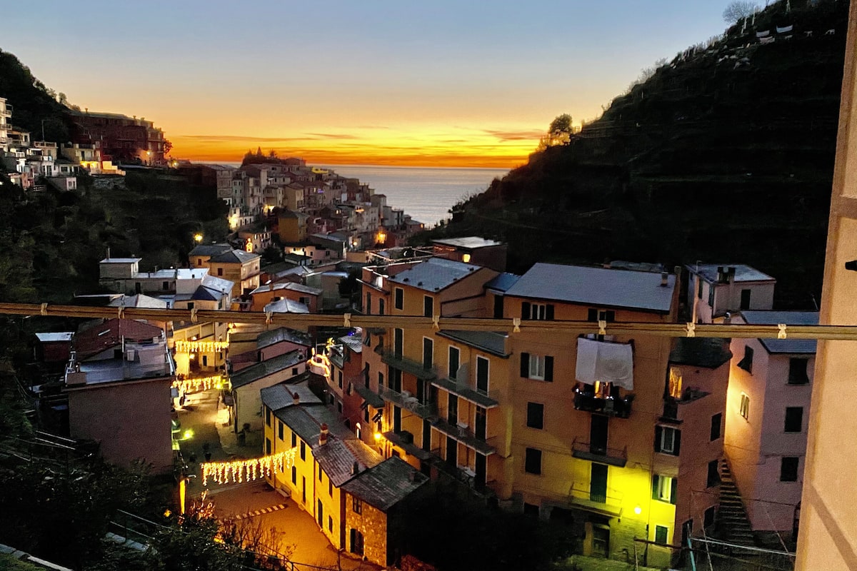 Premium Room, Multiple Beds, Air conditioning, Sea View | In-room safe, individually decorated, individually furnished, desk