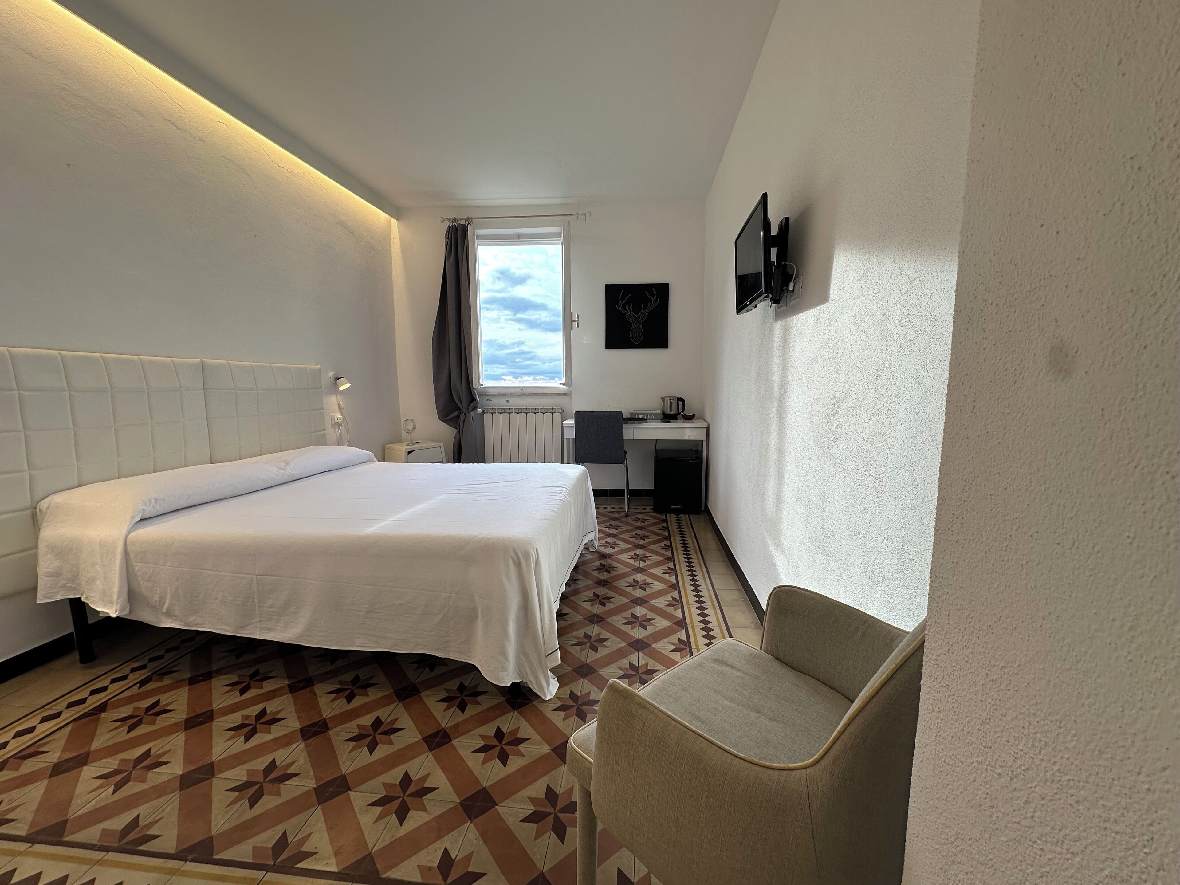 Caja de seguridad en la habitación y decoración personalizada 