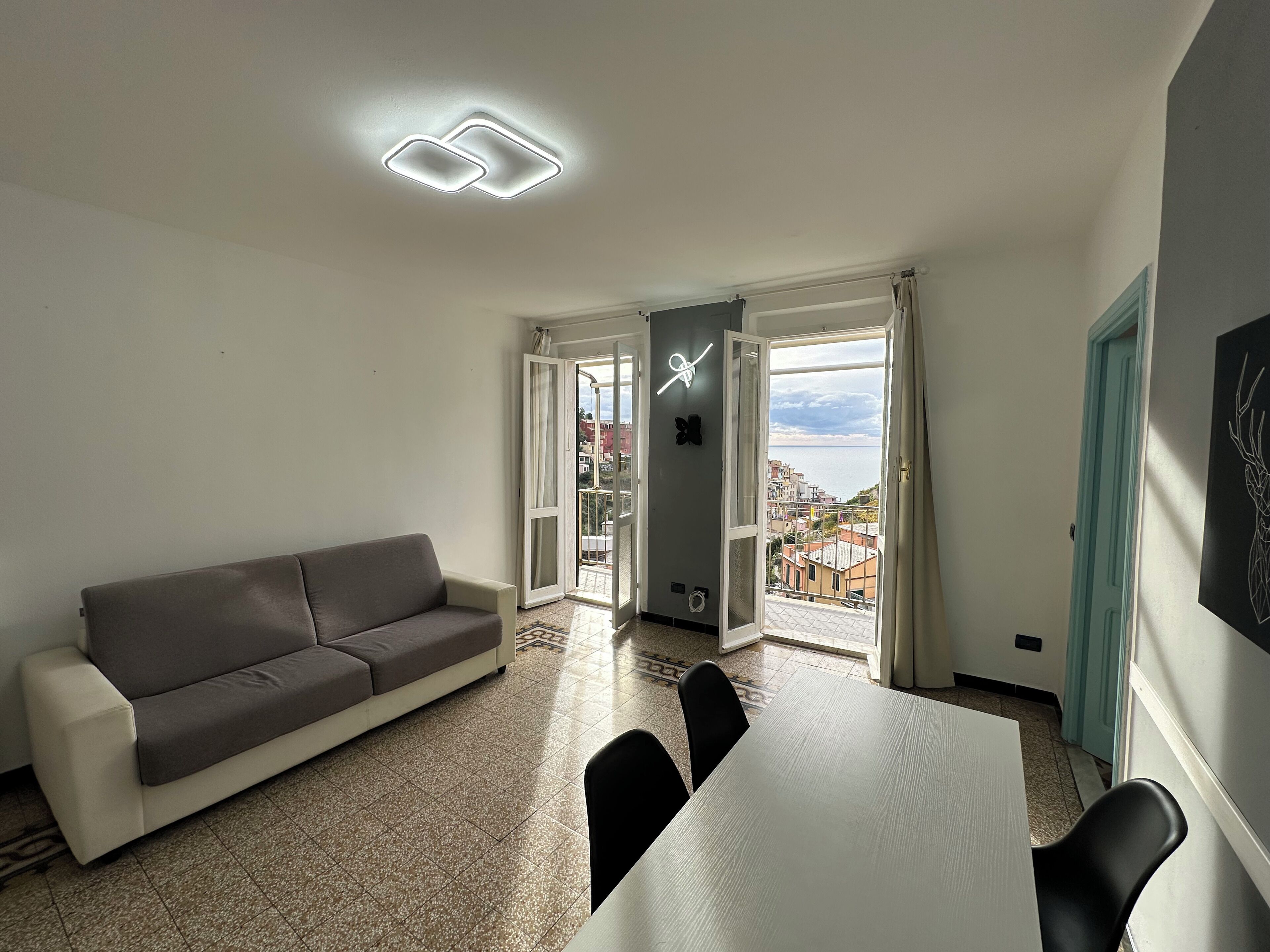 Panoramic-Suite, Mehrere Betten, Balkon, Meerblick | Wohnbereich