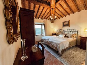 1 Schlafzimmer, Schreibtisch, WLAN, Bettwäsche