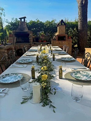 Outdoor dining - Spacious Apartment Villa in Tuscan Vineyard Estate (Poggibonsi)