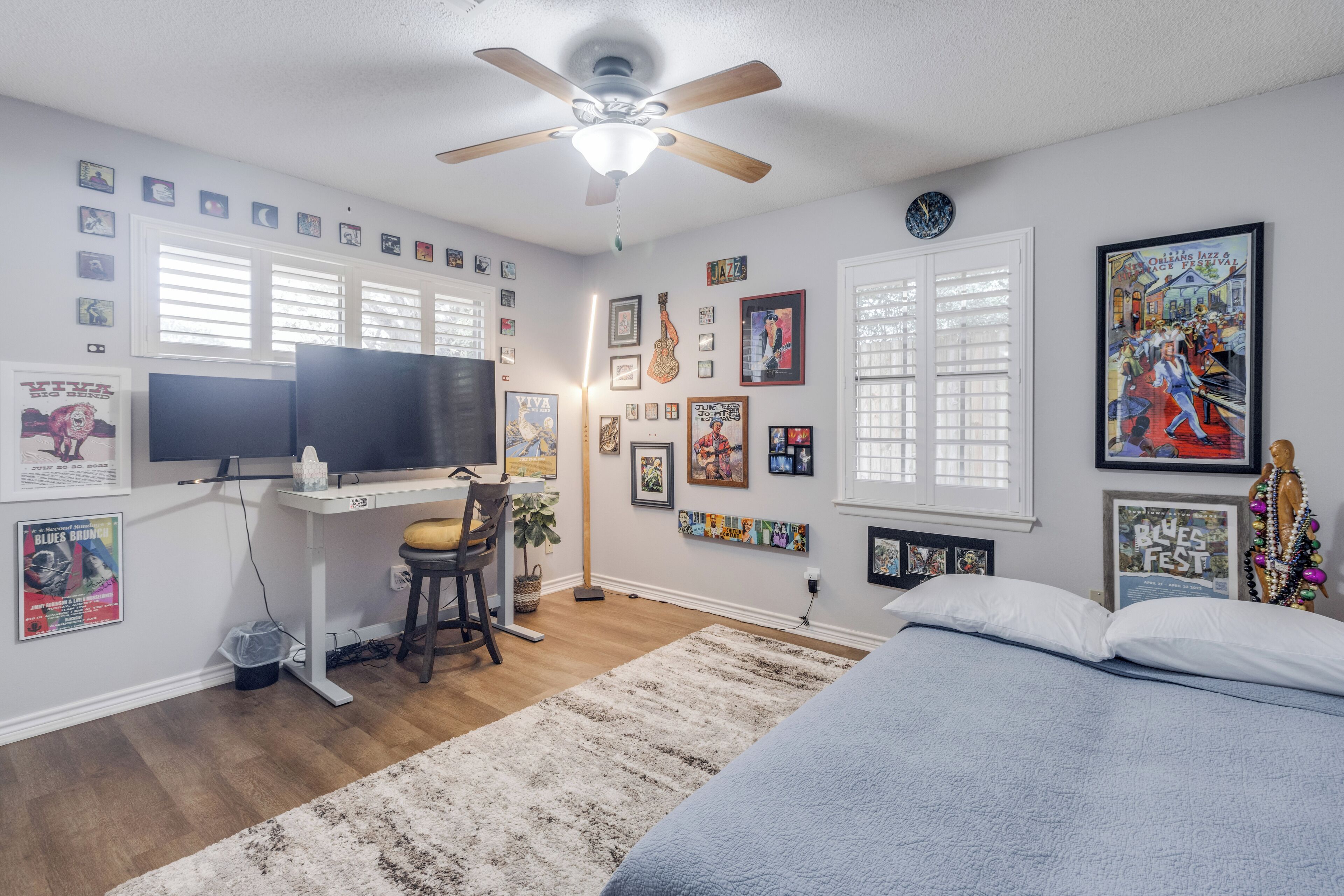 Iron/ironing board, Internet, bed sheets