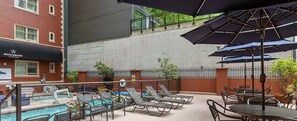 Outdoor dining - Camlin Studio at Convention Center Downtown (Seattle)