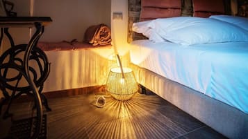 Chambre Double Supérieure, vue cour intérieure | Coffres-forts dans les chambres, rideaux occultants