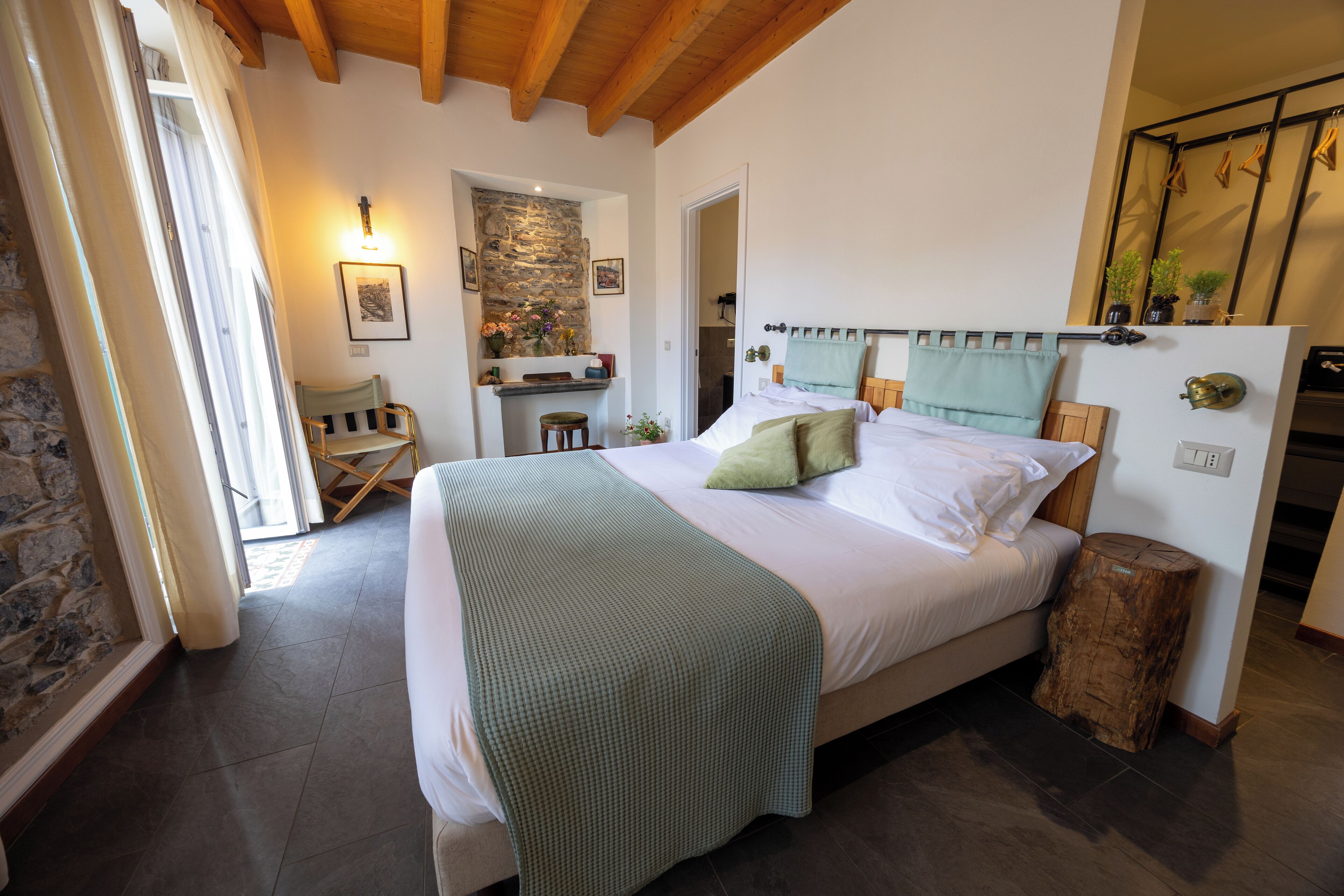 豪華雙人房, 陽台, 城市景觀 | 客房內保險箱、遮光布/窗簾、隔音、熨斗/熨衣板