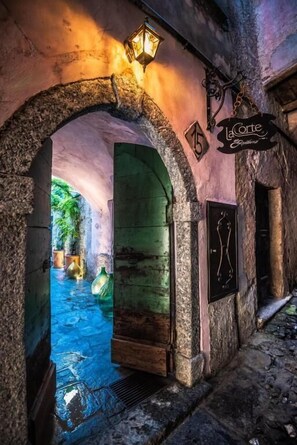 Miscellaneous - La Corte del Governo 565 (Lezzeno)