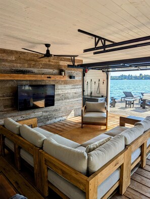 Interior - 4 bed 2 bath cottage on the south-end of Lake Joseph (Port Carling)