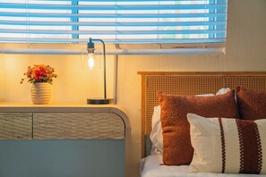WiFi, bed sheets - Old Town • Pool • Putting Green • Photo Wall •Beautiful Bedrooms • Peaceful Area (Scottsdale)