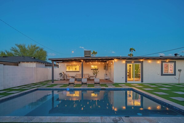 Pool - Old Town • Pool • Putting Green • Photo Wall •Beautiful Bedrooms • Peaceful Area (Scottsdale)