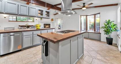 14 Travelers to Disneyland and enjoy the beautiful new remodeled house