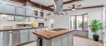 14 Travelers to Disneyland and enjoy the beautiful new remodeled house