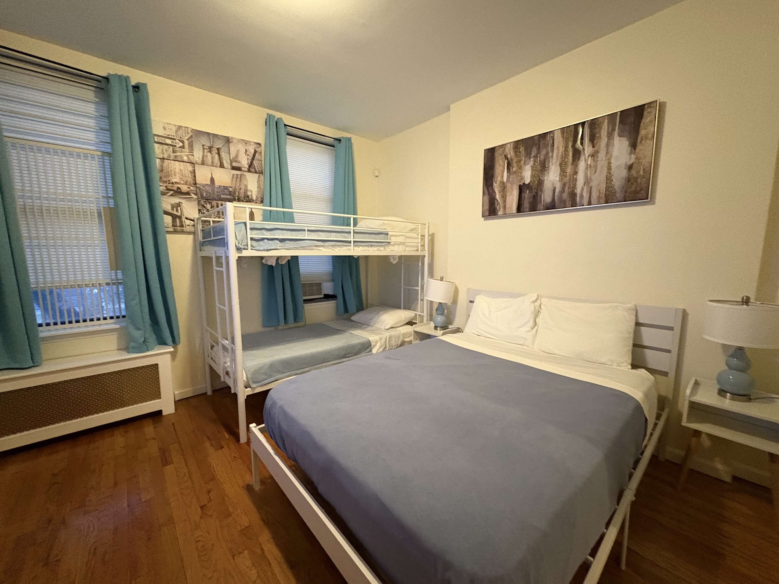 Bügeleisen/Bügelbrett, Reisekinderbett, kostenloses WLAN