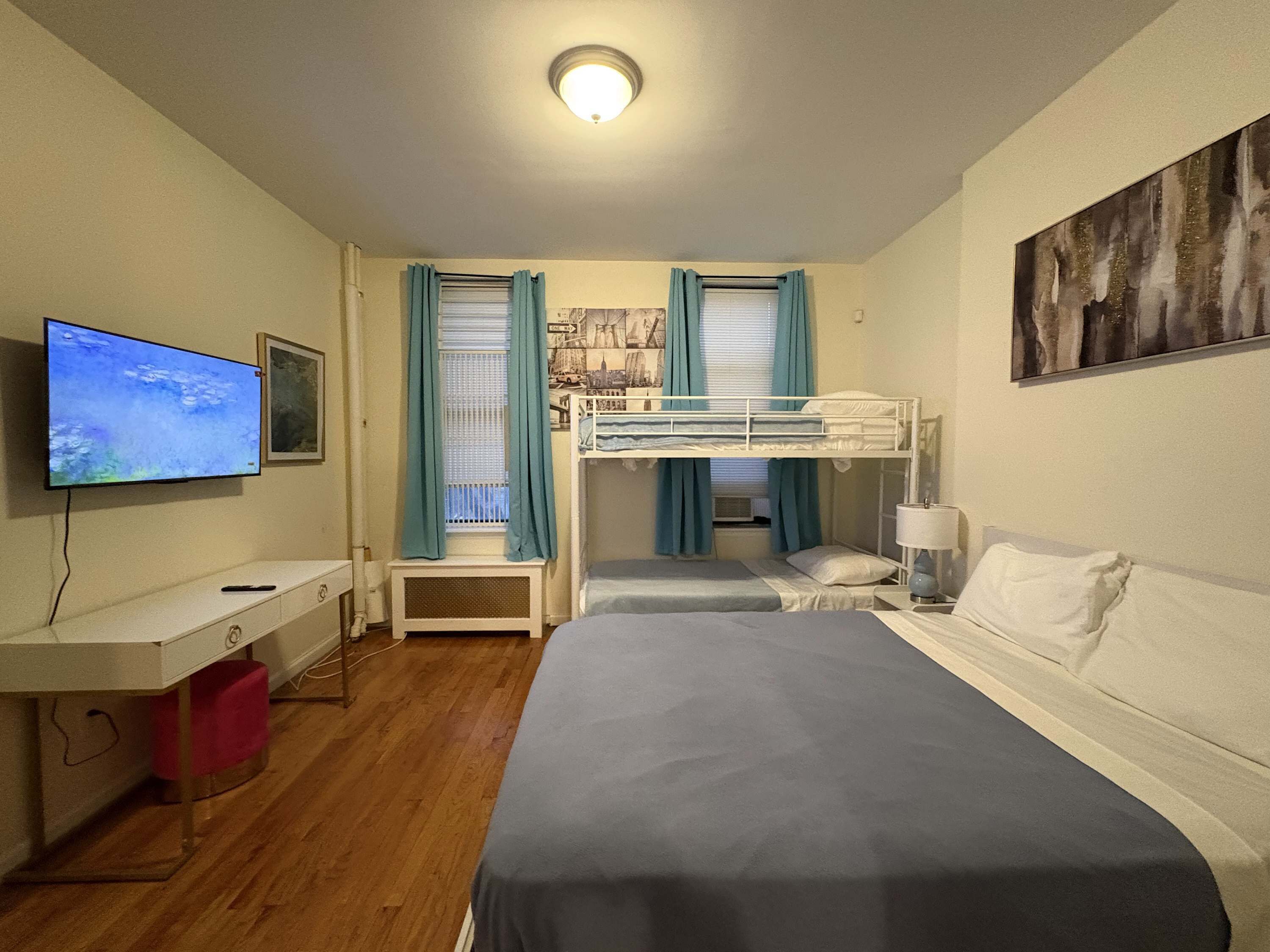 Fer et planche à repasser, lit parapluie, Wi-Fi gratuit