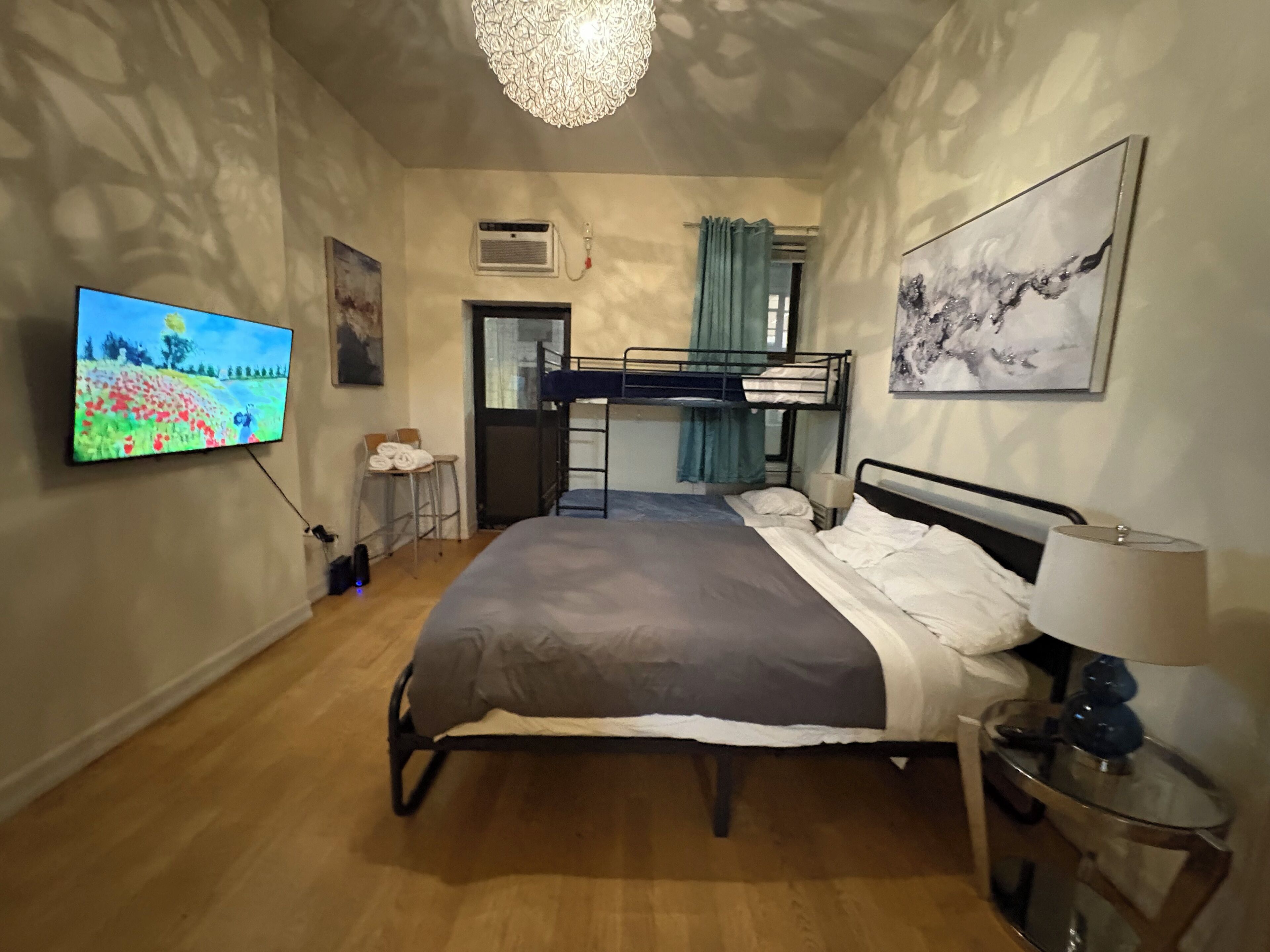 1 bedroom, iron/ironing board, free WiFi