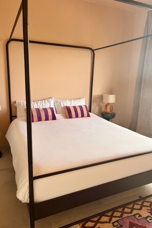 2 bedrooms, iron/ironing board, WiFi, bed sheets - 2 bedroom apt @bluebay golf resort with pool. 5 min walk from bluebay beach (Willemstad)