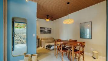 Basic Apartment | Dining