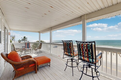 Excellent beachview home located idrectly across the beach and close to trolley