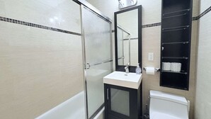 Hair dryer, towels, soap, toilet paper - 4 Beds Suite: Empire State Building (New York)