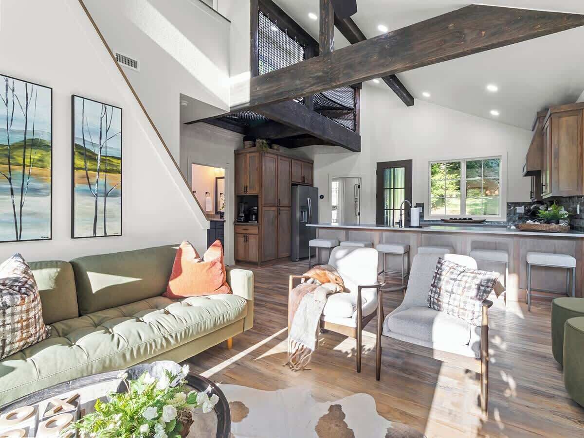 电视、壁炉、办公室