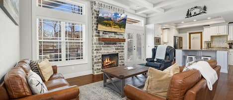 Fernseher, Kamin, Arbeitsbereiche