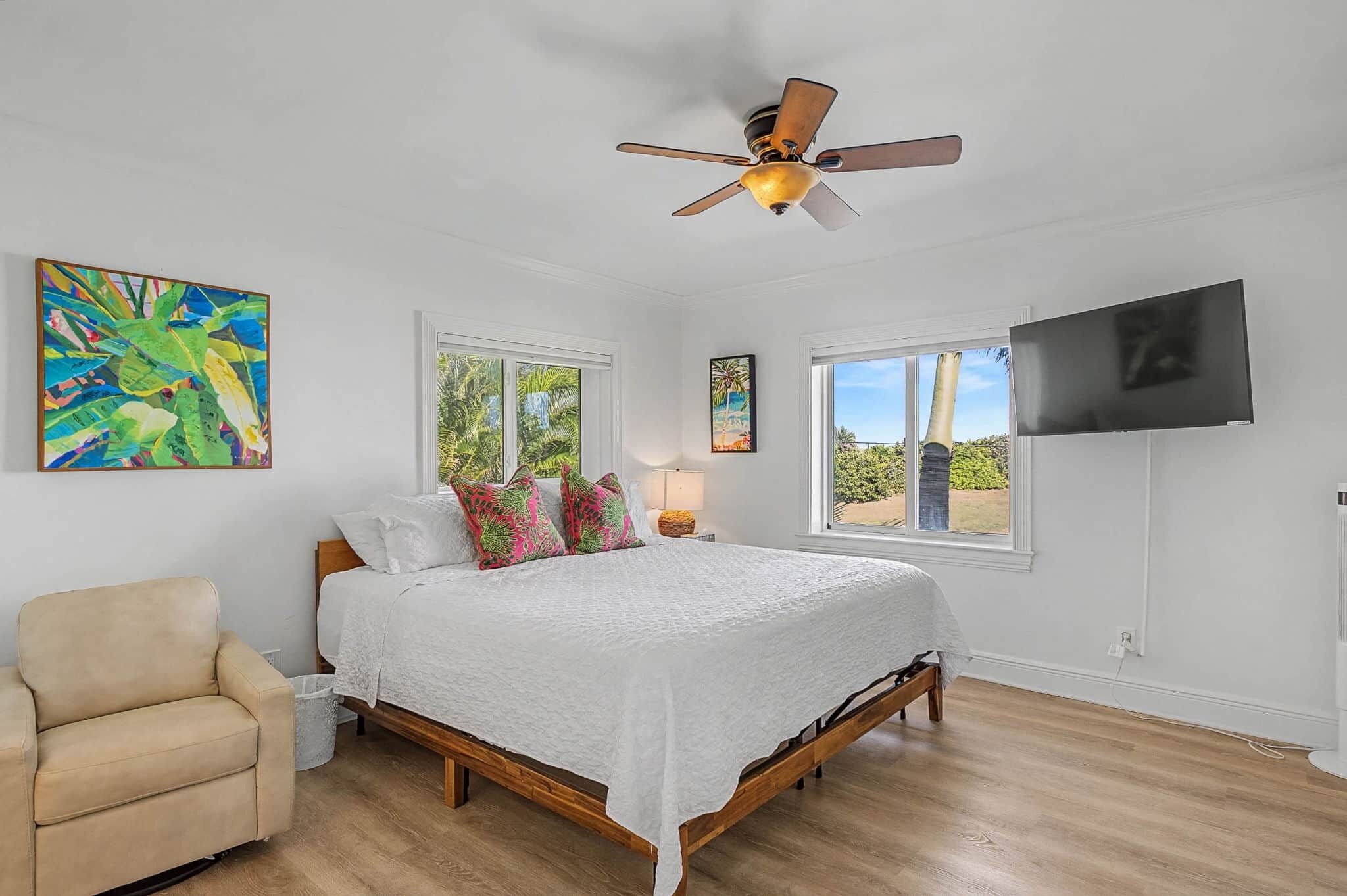 3 bedrooms, iron/ironing board, WiFi, bed sheets