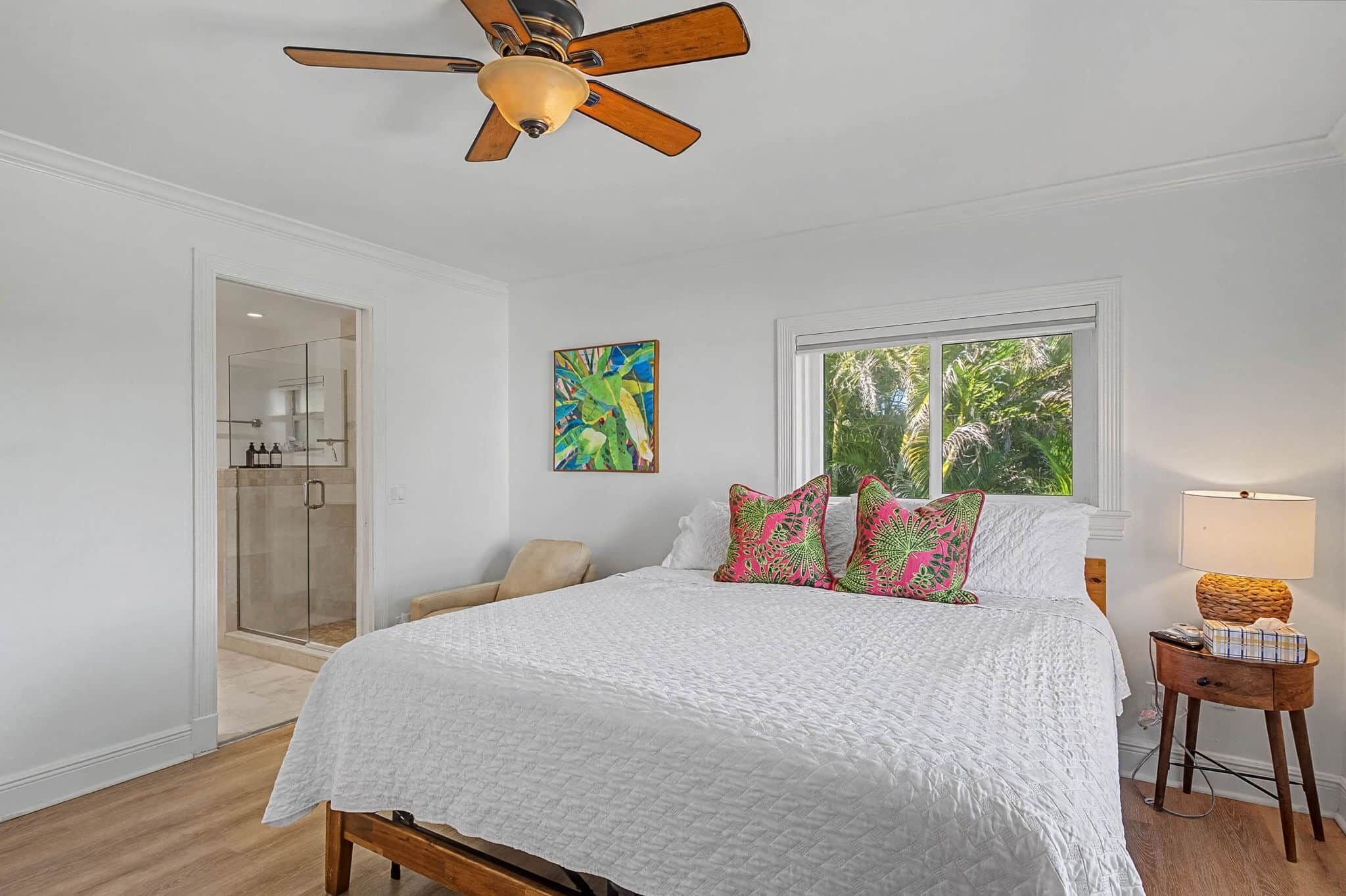 3 chambres, fer et planche à repasser, Wi-Fi, draps fournis