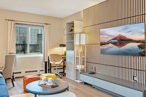 TV, offices - World Cup 2026 | 1B Downtown+ Light Rail+ Views (Seattle)