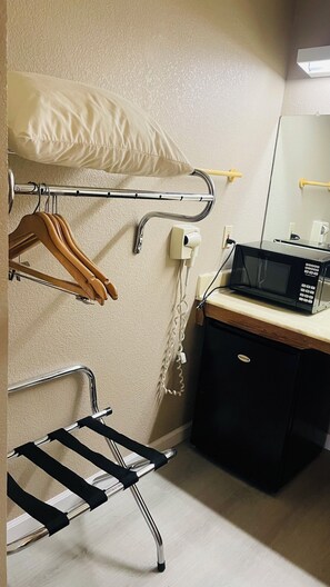 Interior - Rodeway Inn (Jackson)